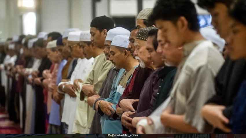 Muslim men face Rs2000,000 fine and jail for skipping Friday prayers