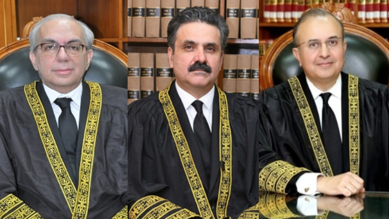 سپریم کورٹ :  دو ججز نے چیف جسٹس کے انتظامی کنڈکٹ پر سوالات اٹھا دیے
